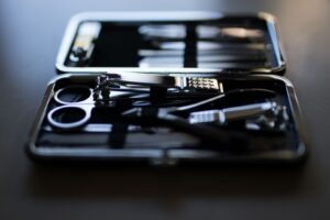 finger-toenail-trimming-cuticle-toe-nail-clippers-leather-removal-eyebrow-tweezers-vintage-toenail_t20_OJnyxL